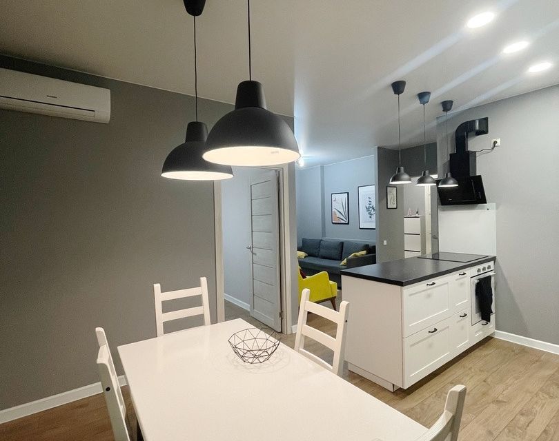 Продаётся 4-комнатная квартира, 91.1 м²