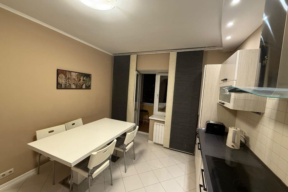 Продаётся 2-комнатная квартира, 82.4 м²