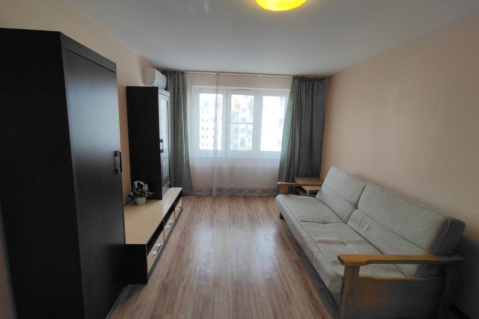 Продаётся 1-комнатная квартира, 38 м²