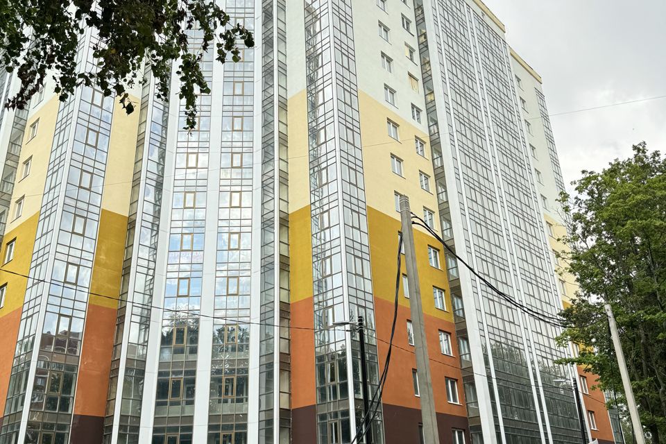 Продаётся 3-комнатная квартира, 137.7 м²