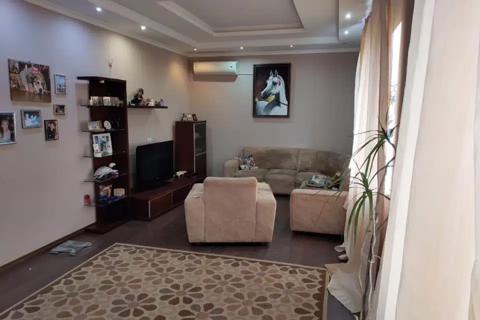 Продаётся 2-этажный дом, 235 м²