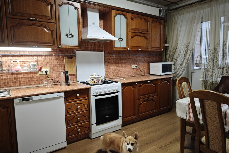 Продаётся 3-комнатная квартира, 98 м²