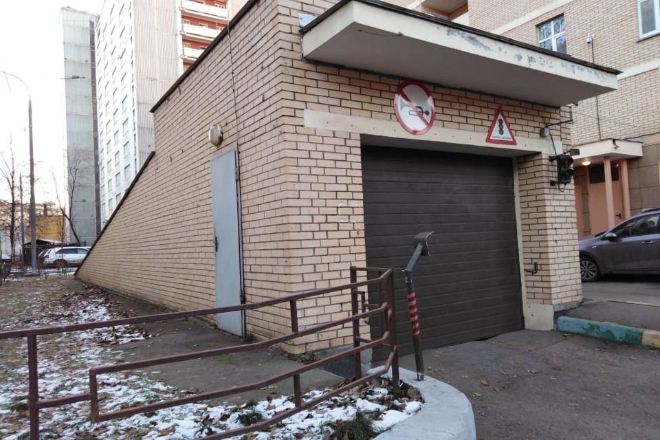 Продаётся машиноместо, 25.3 м²