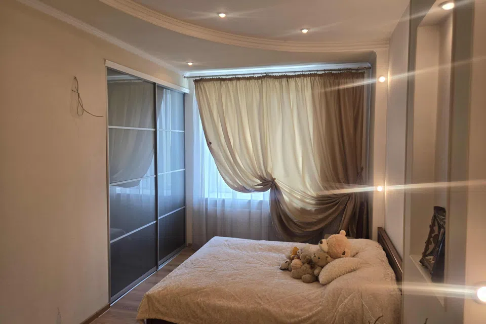 Продаётся 4-комнатная квартира, 148 м²