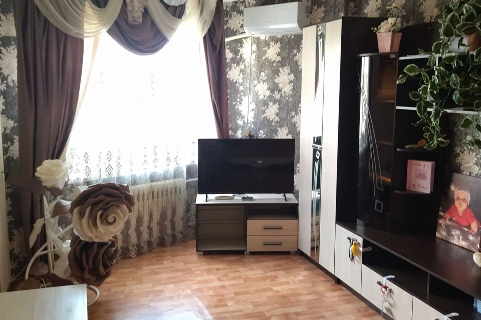 Продаётся 3-комнатная квартира, 63.8 м²