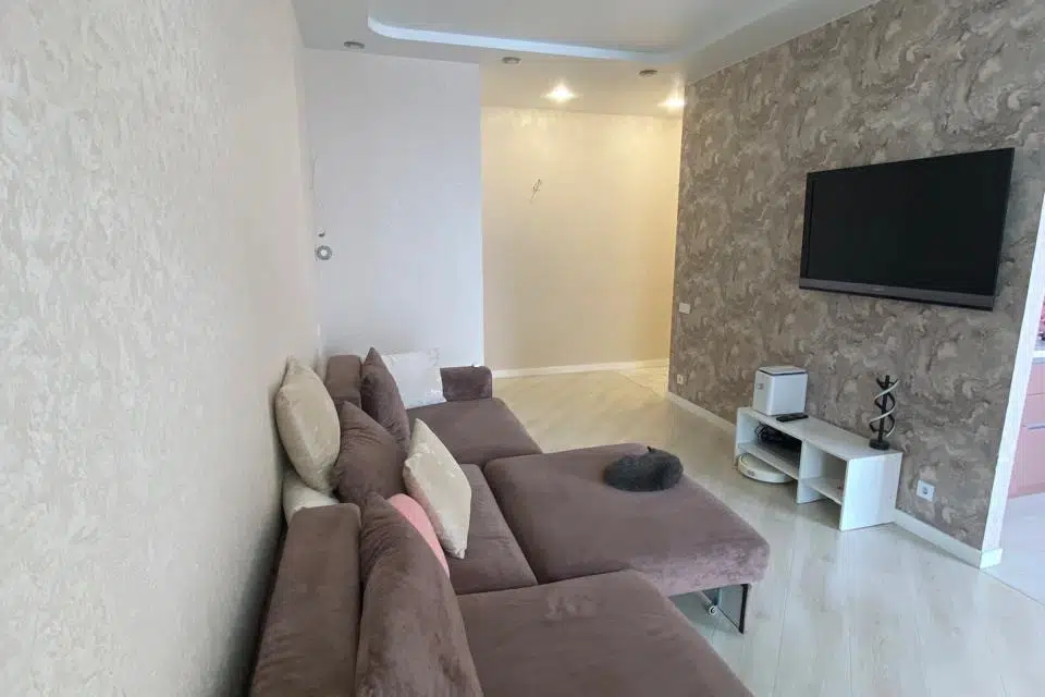 Продаётся 4-комнатная квартира, 98.4 м²