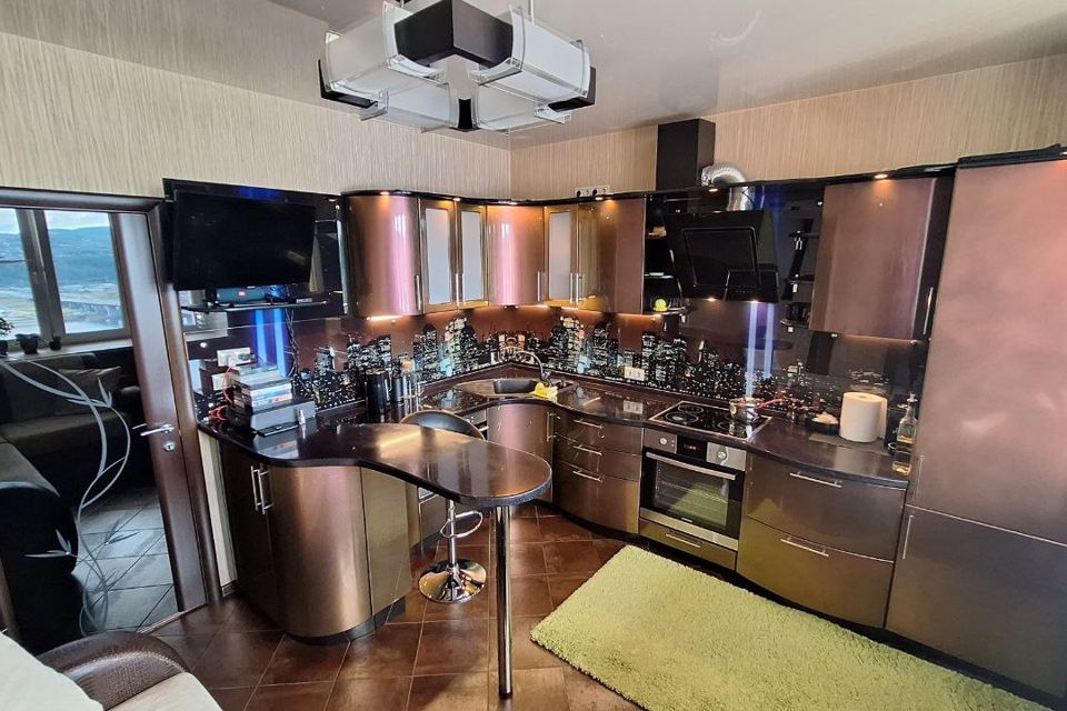 Продаётся 1-комнатная квартира, 66.5 м²