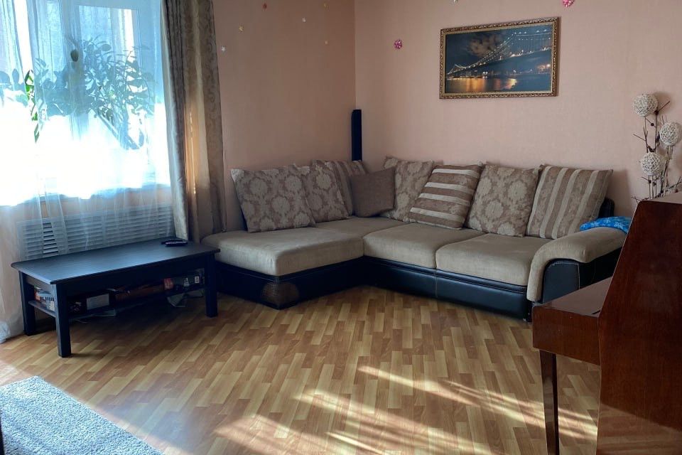 Продаётся 3-комнатная квартира, 101 м²