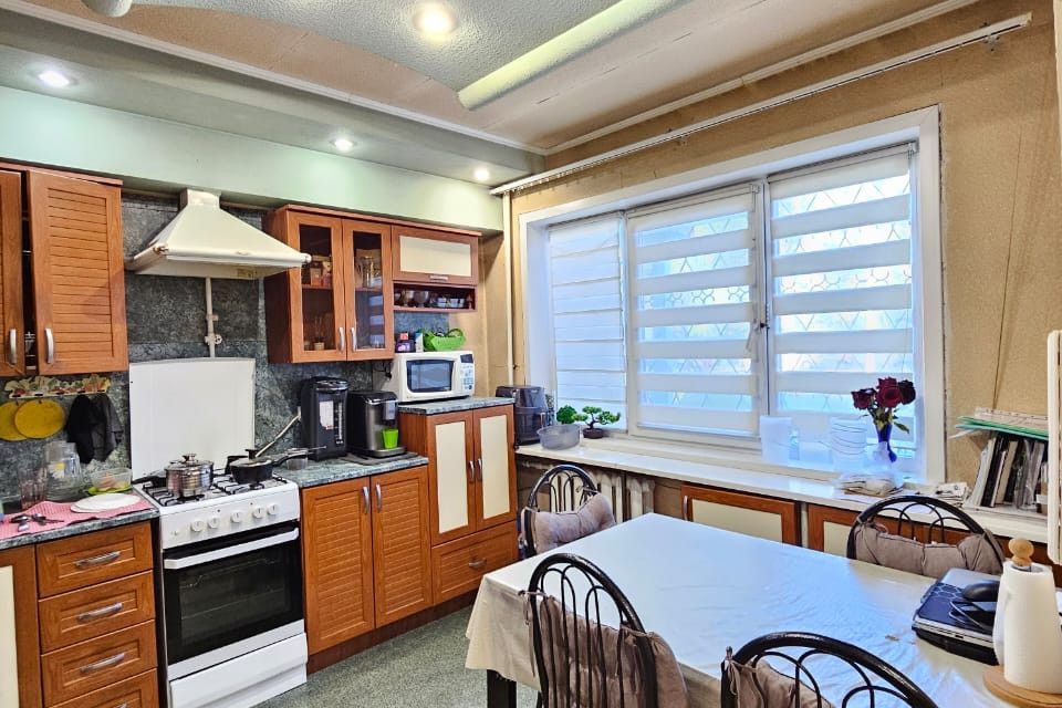 Продаётся 3-комнатная квартира, 65.8 м²
