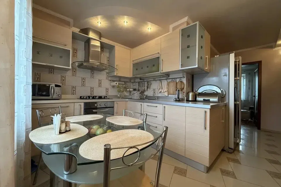 Продаётся 5-комнатная квартира, 130 м²