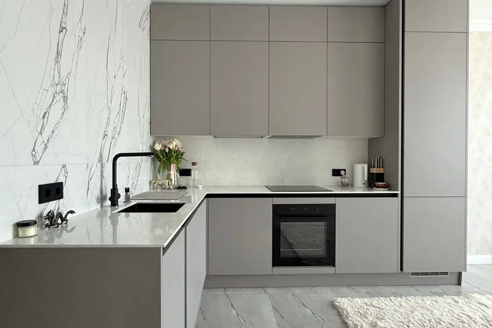 Продаётся 1-комнатная квартира, 49.7 м²