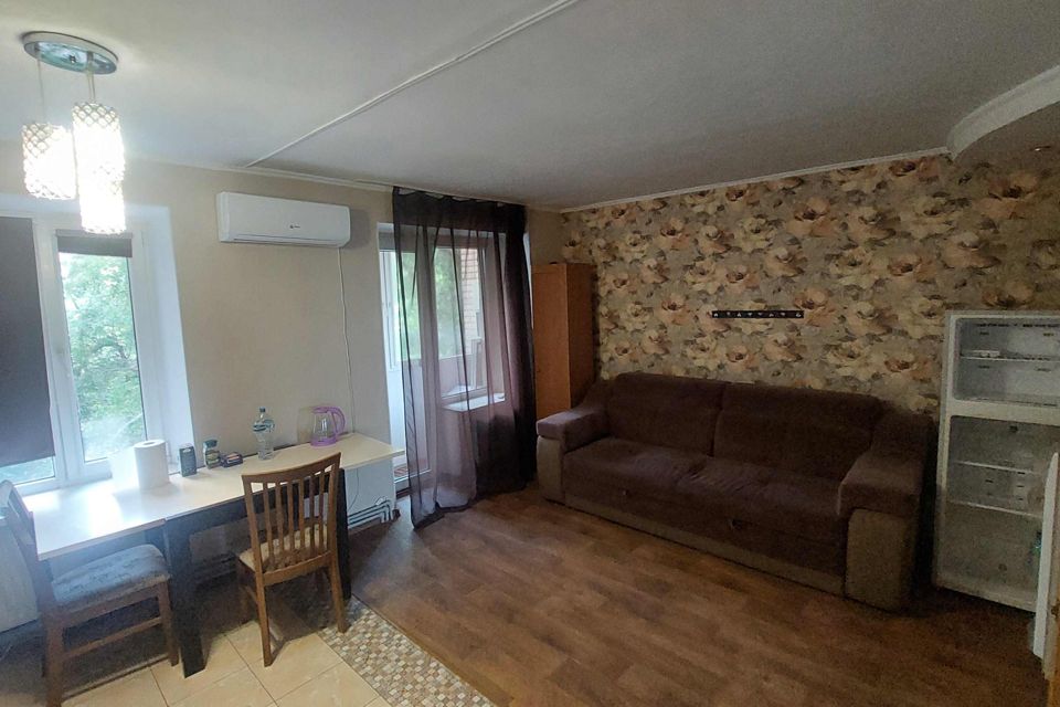 Продаётся 3-комнатная квартира, 61.8 м²
