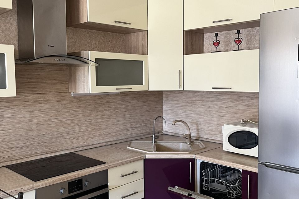 Продаётся 1-комнатная квартира, 42 м²