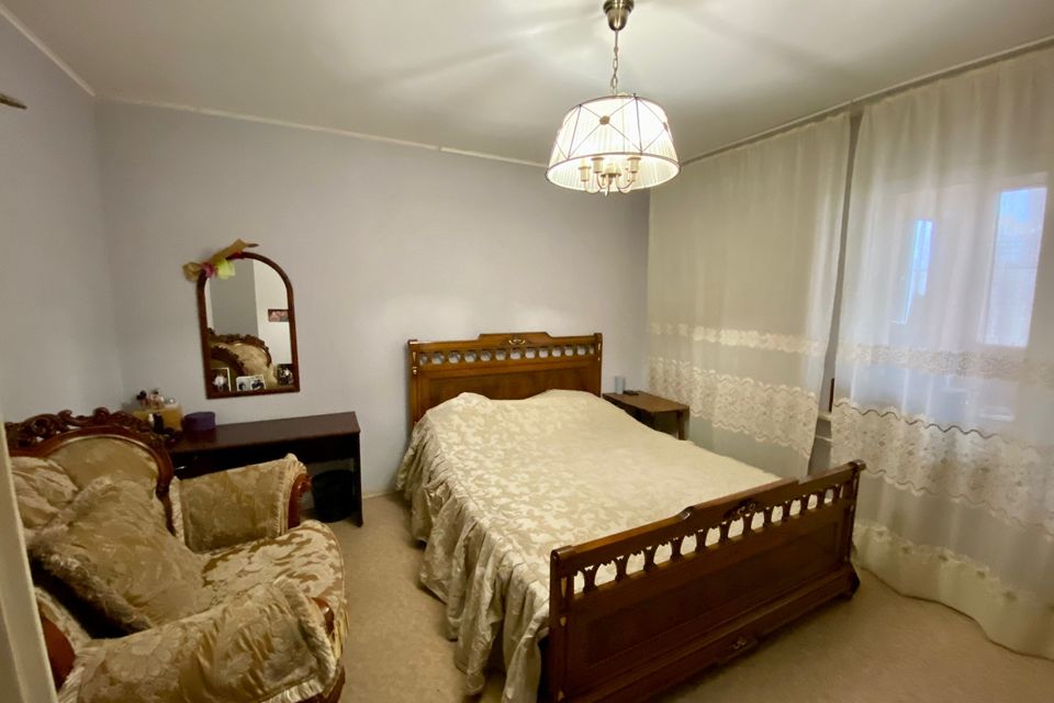 Продаётся 4-комнатная квартира, 142.5 м²