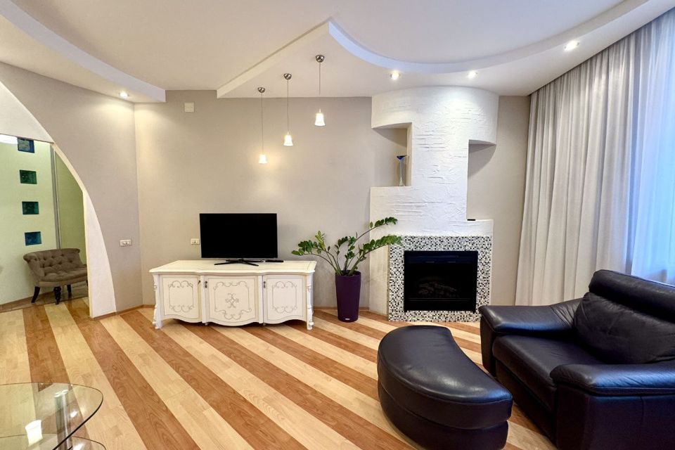 Продаётся 3-комнатная квартира, 112 м²