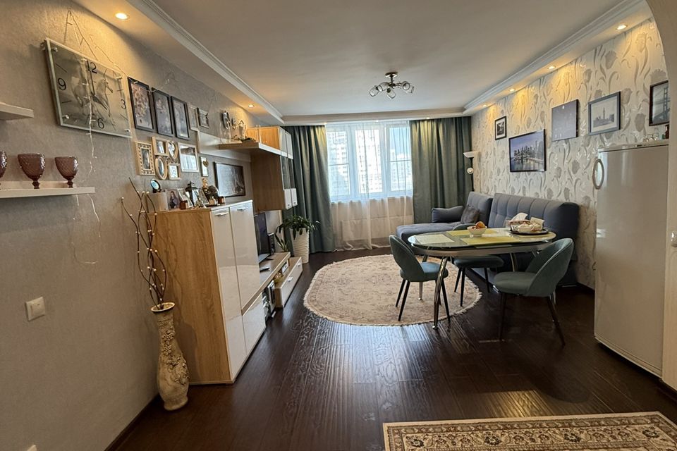 Продаётся 3-комнатная квартира, 83 м²