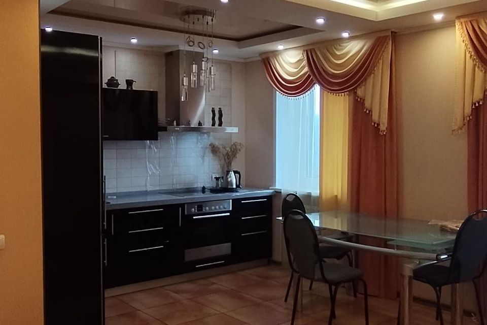 Продаётся 4-комнатная квартира, 98.2 м²