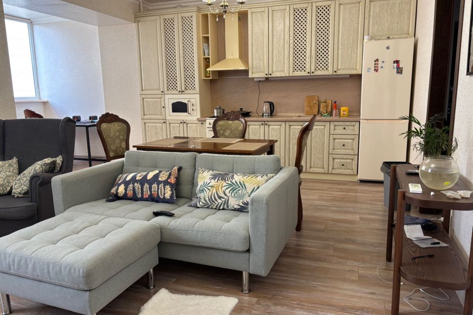 Сдаётся 3-комнатная квартира, 90 м²