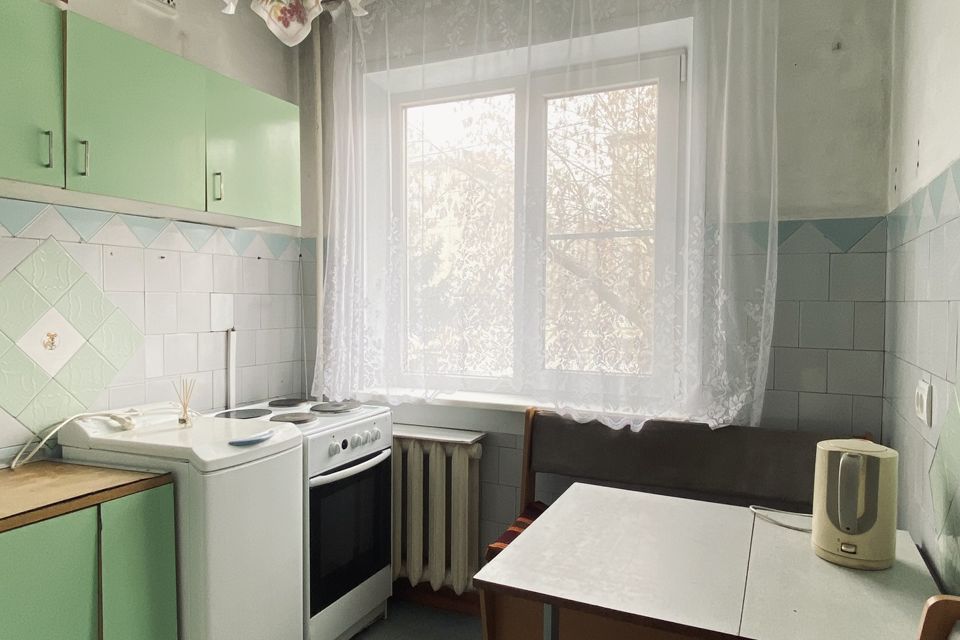 Продаётся 4-комнатная квартира, 61.2 м²