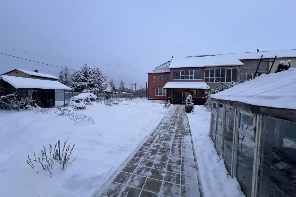 Продаётся таунхаус, 2-эт., 220 м²
