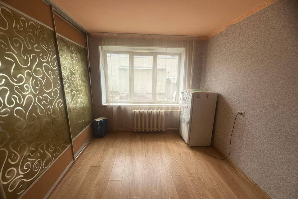 Продаётся комната в 1-комн. квартире, 12.4 м²