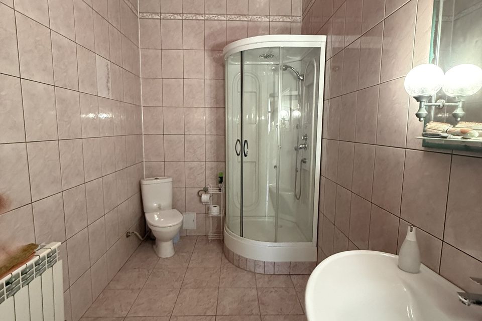Продаётся 3-этажный дом, 245 м²