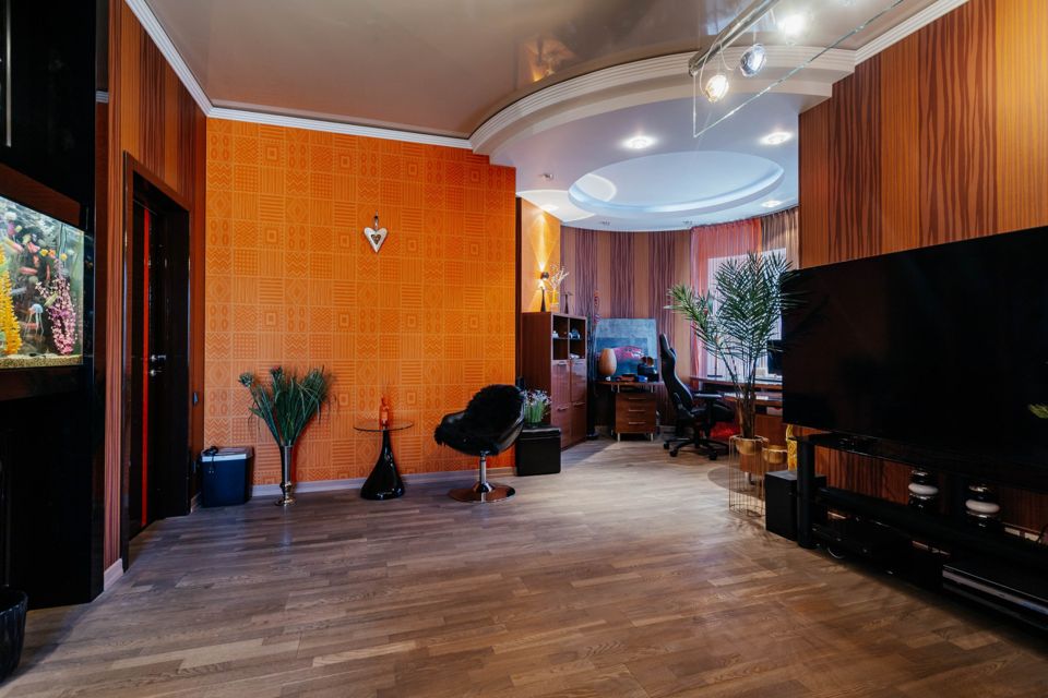 Продаётся 4-комнатная квартира, 160 м²