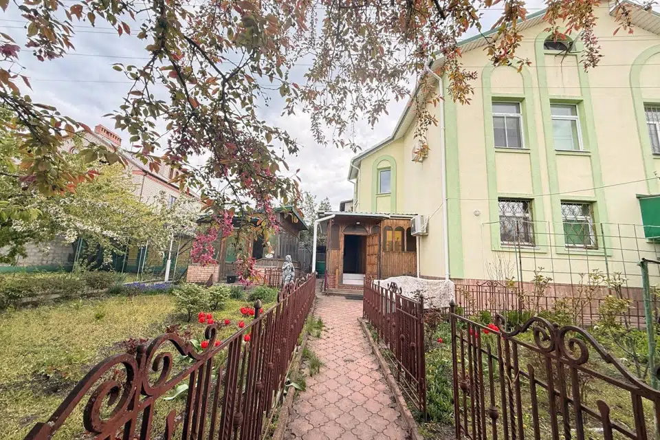 Продаётся 2-этажный дом, 170 м²