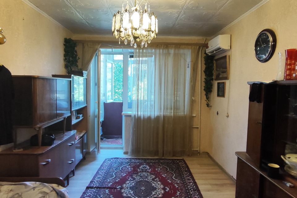 Продаётся 3-комнатная квартира, 48.5 м²