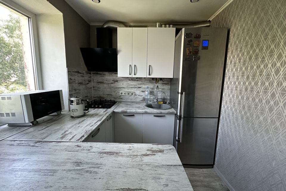 Продаётся 3-комнатная квартира, 57.7 м²