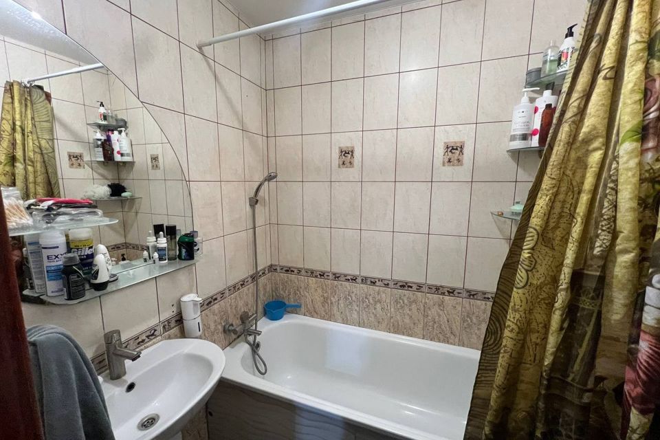 Продаётся 4-комнатная квартира, 98 м²