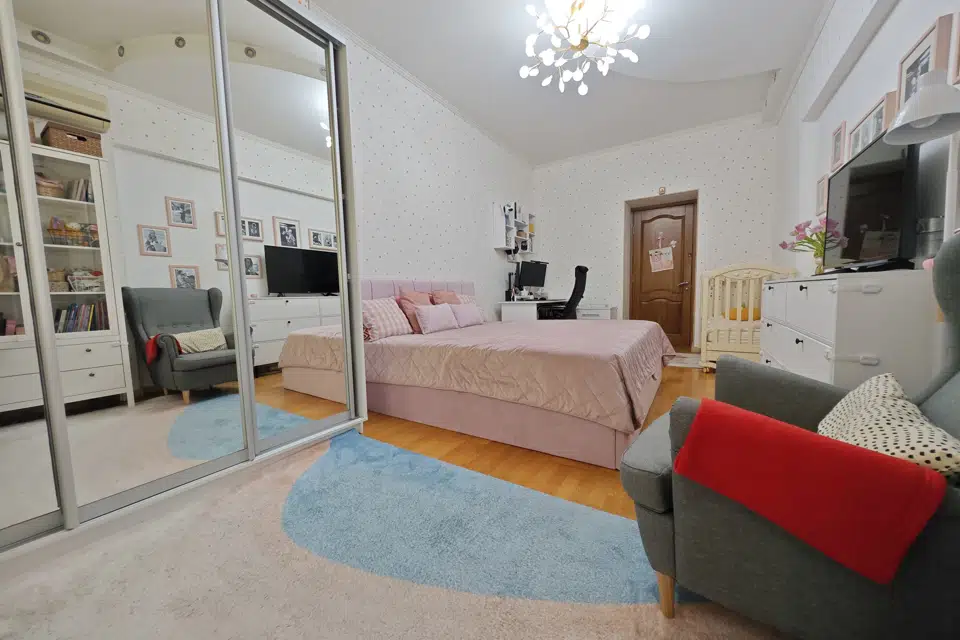 Продаётся 3-комнатная квартира, 100 м²