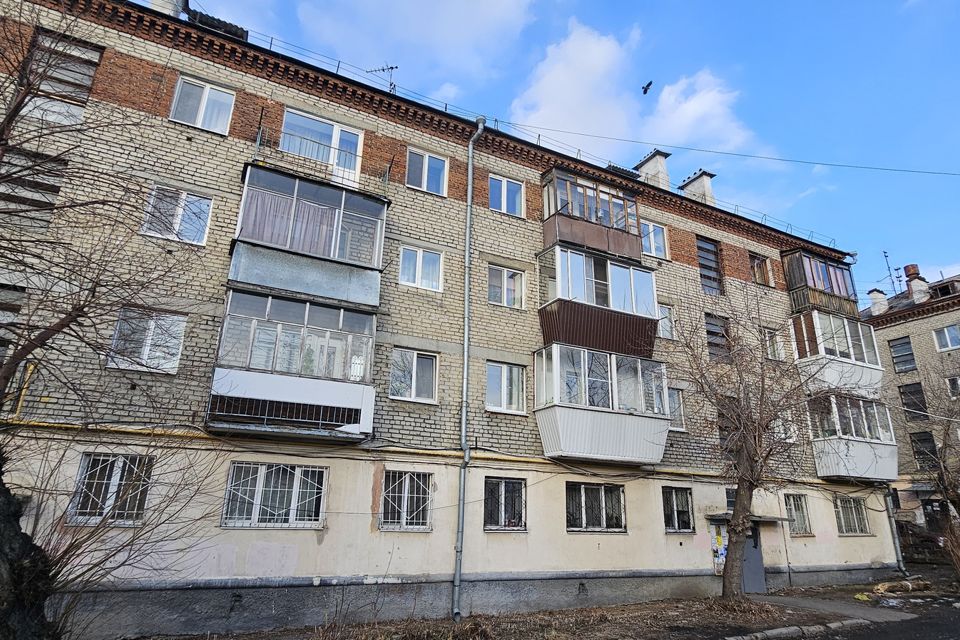 Продаётся 3-комнатная квартира, 41.4 м²