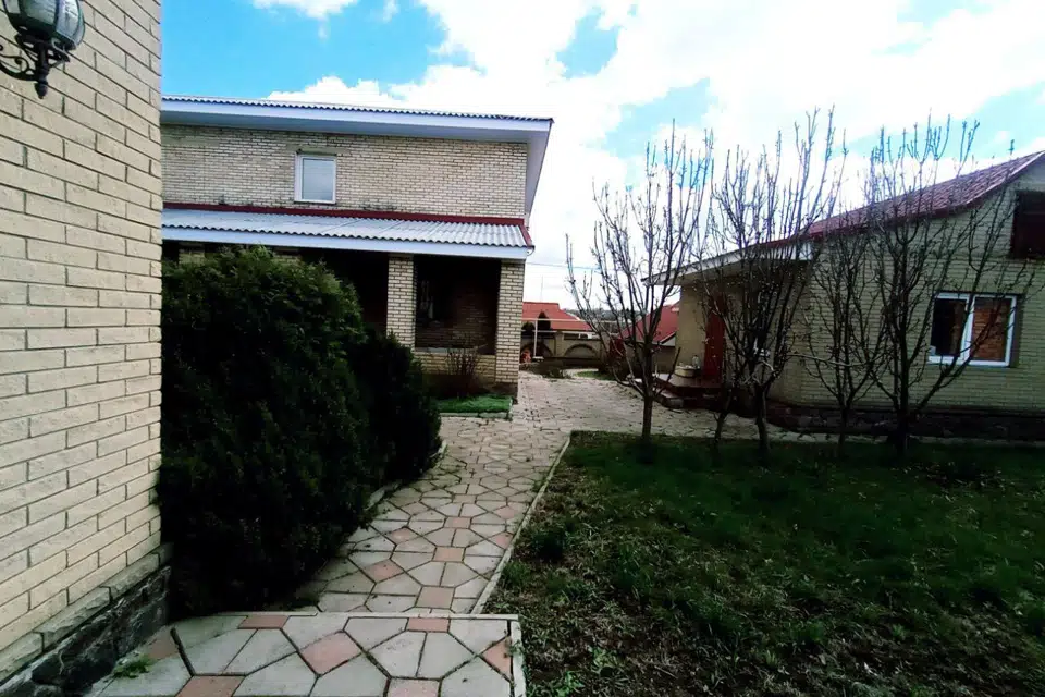 Продаётся 2-этажный дом, 206 м²