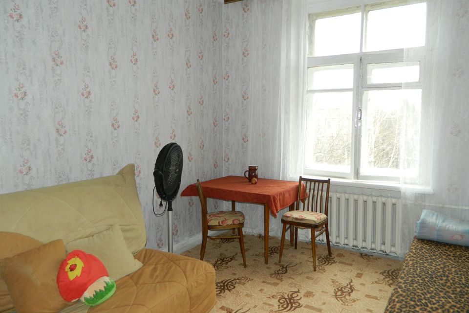 Продаётся комната в 3-комн. квартире, 14.6 м²