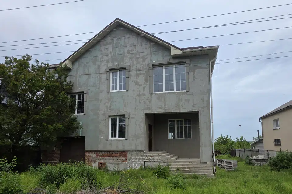 Продаётся 2-этажный дом, 370 м²