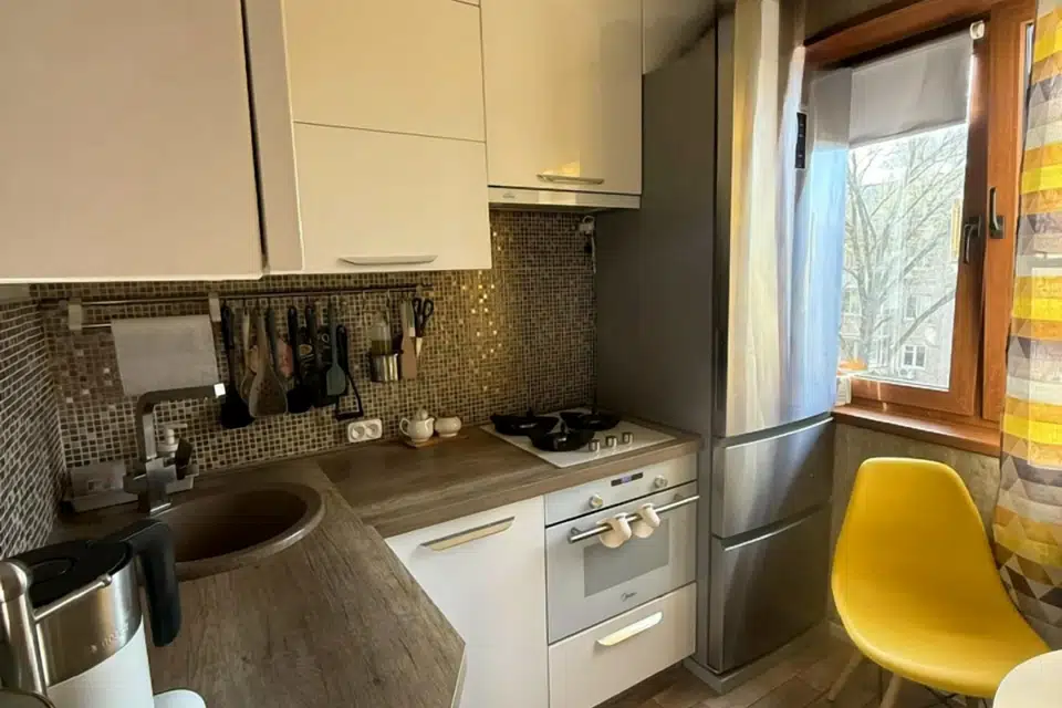 Продаётся 4-комнатная квартира, 60.6 м²