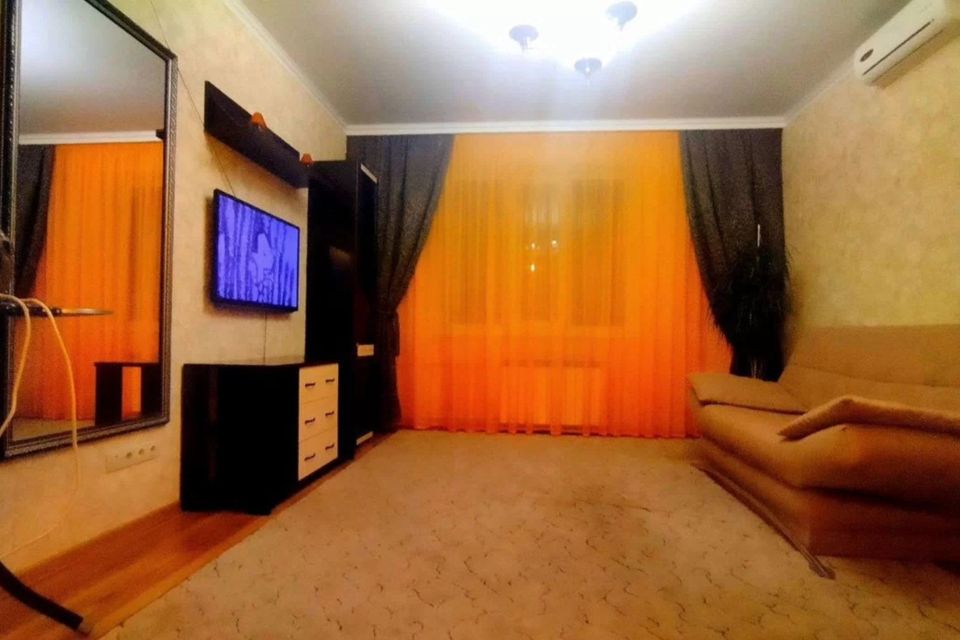 Сдаётся 1-комнатная квартира, 38 м²
