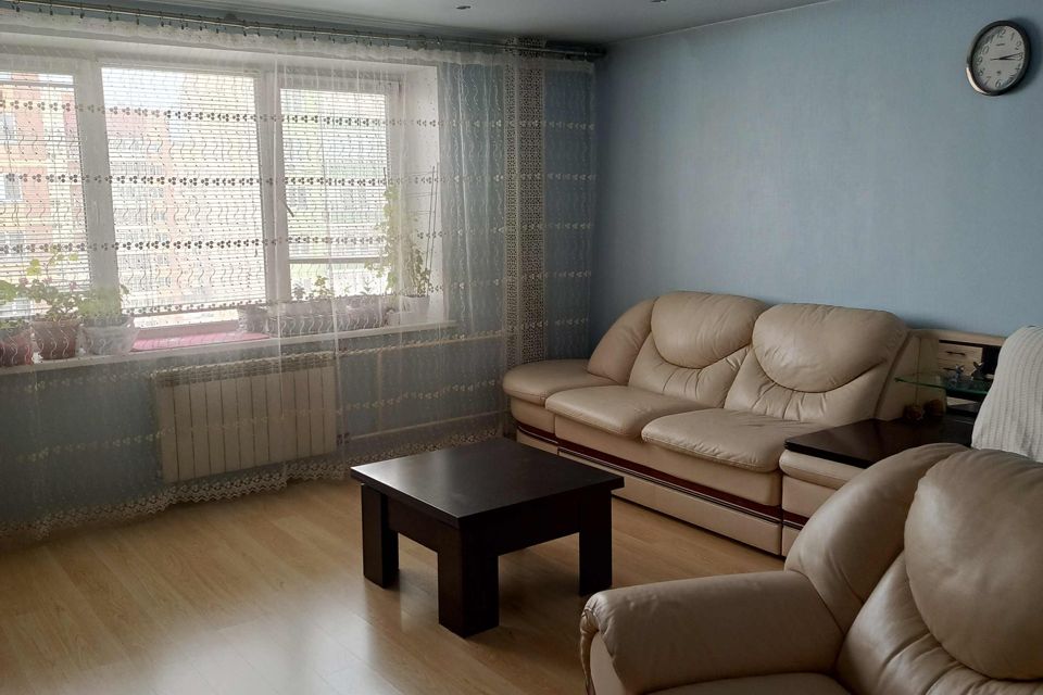 Продаётся 4-комнатная квартира, 110 м²