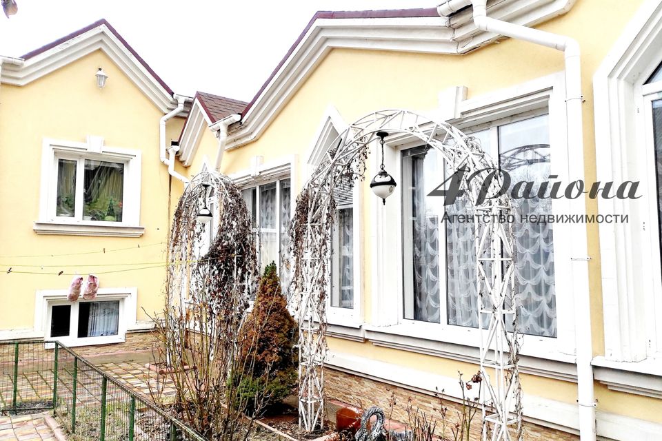 Продаётся 3-этажный дом, 400 м²