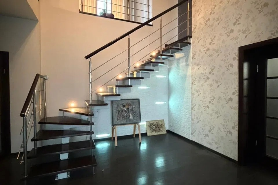 Продаётся 2-этажный дом, 280 м²