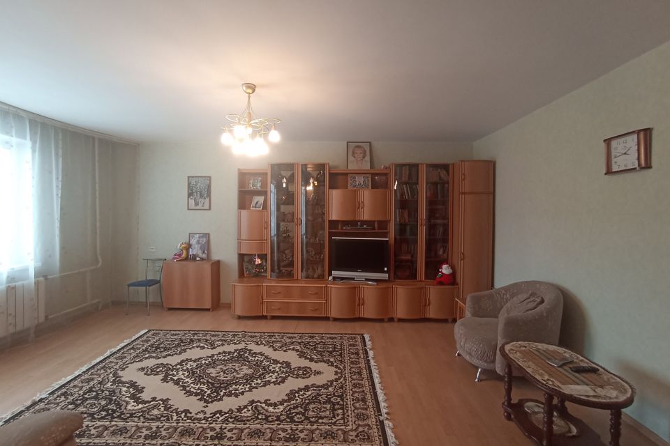 Продаётся 2-комнатная квартира, 67.9 м²