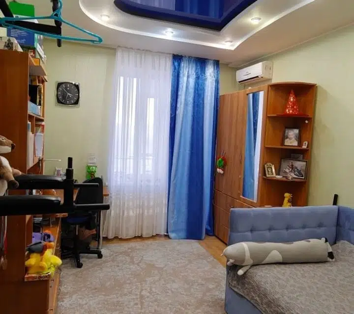 Продаётся 3-комнатная квартира, 93.7 м²