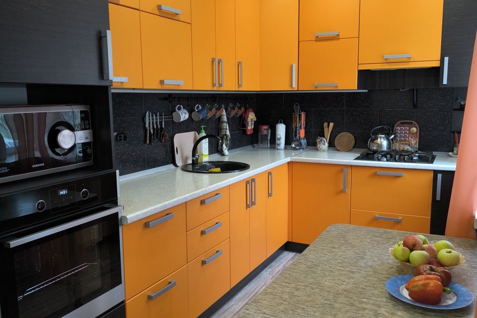 Продаётся 3-комнатная квартира, 70.7 м²