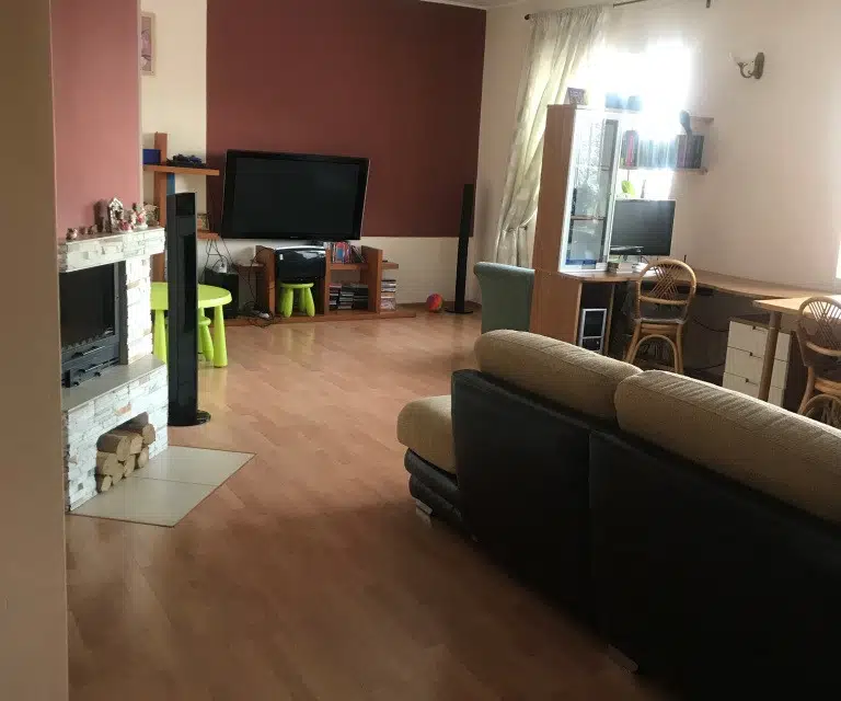 Продаётся 2-этажный дом, 434 м²