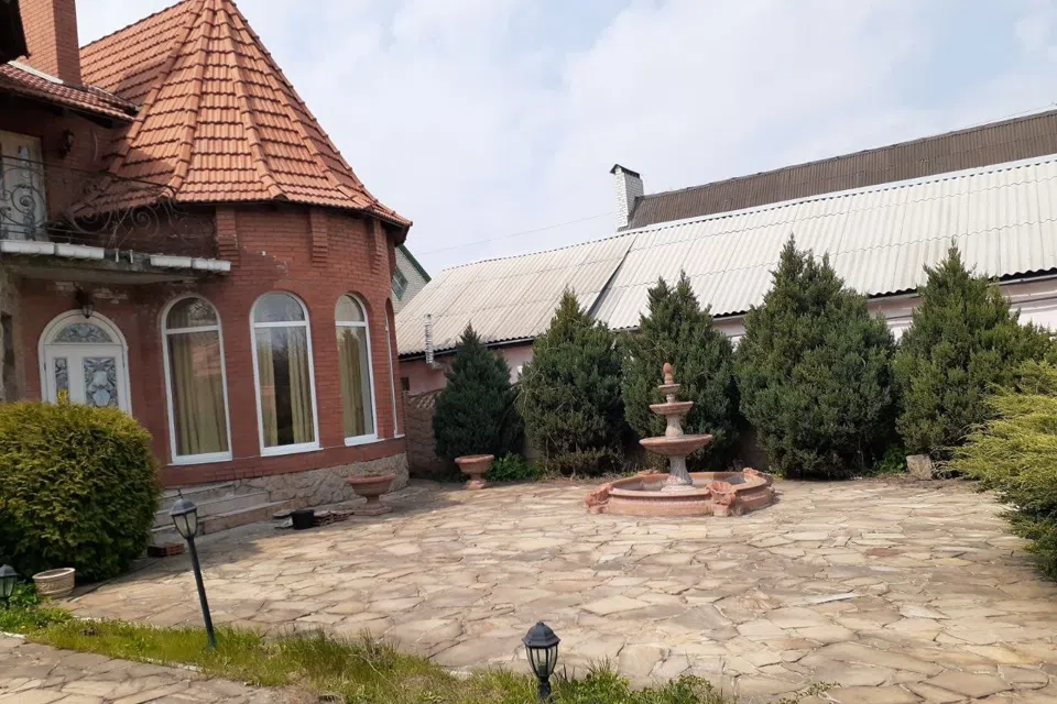 Продаётся 3-этажный дом, 505 м²