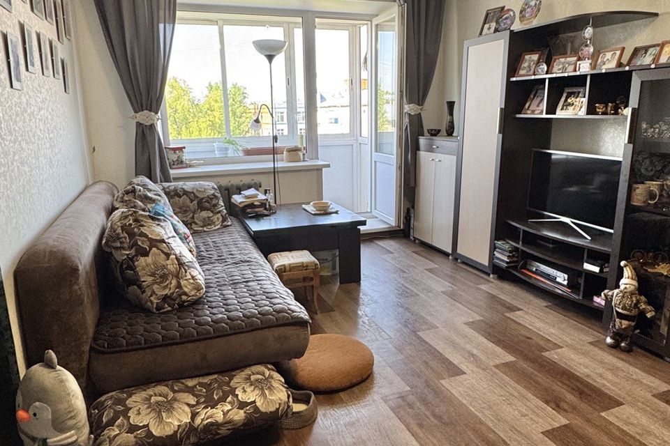 Продаётся 3-комнатная квартира, 55.6 м²