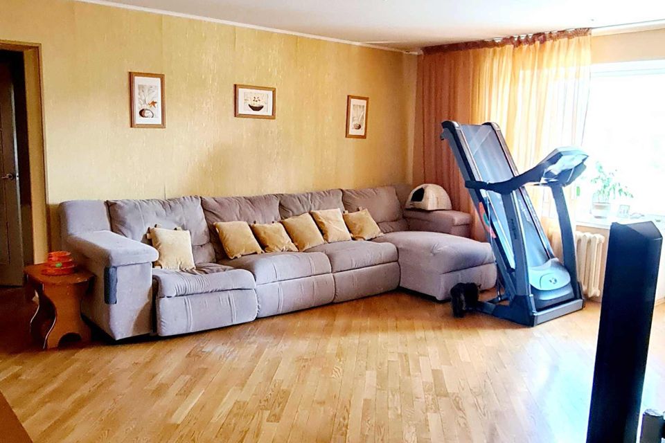 Продаётся 4-комнатная квартира, 97 м²