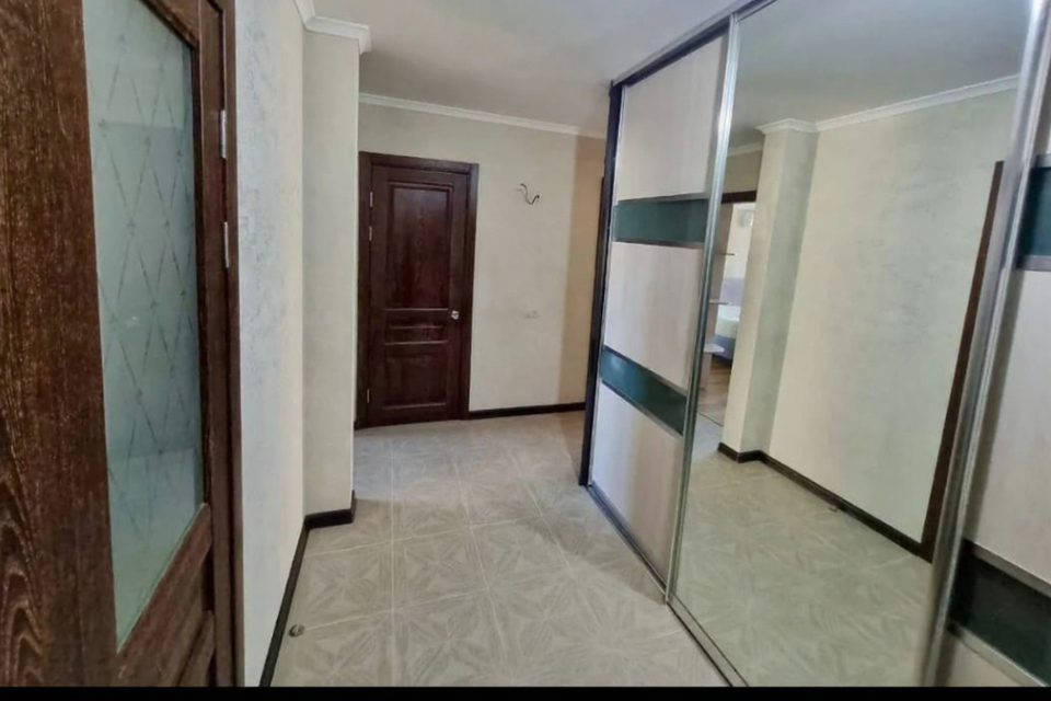 Продаётся 2-комнатная квартира, 65 м²