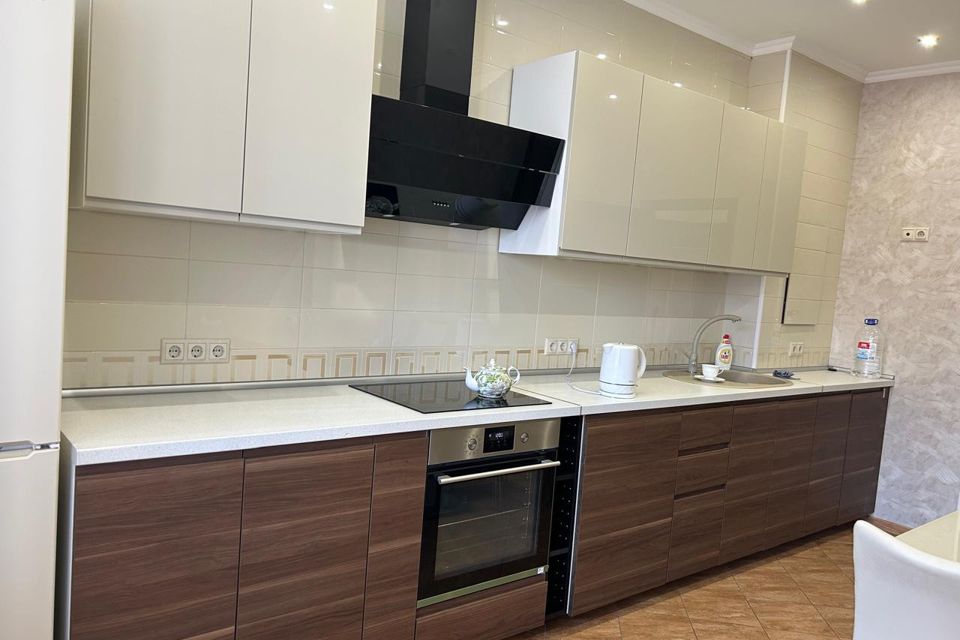 Продаётся 3-комнатная квартира, 118.5 м²